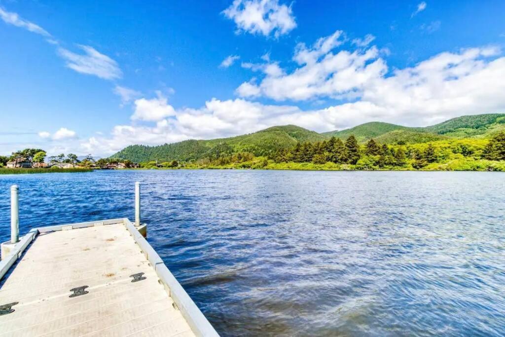 Tiki Escape W/ Amazing Mountain And Marsh Backdrop Villa Рокълей Бийч Екстериор снимка
